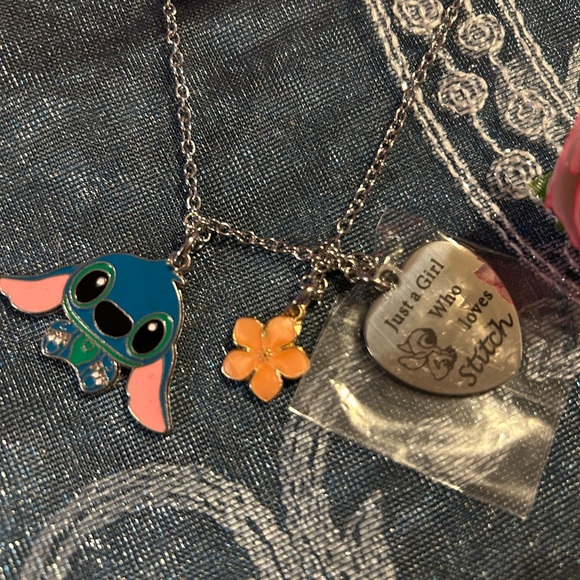 5 pounds of Amazon returns you pick the category. I filled the box. - Picture 13 of 13